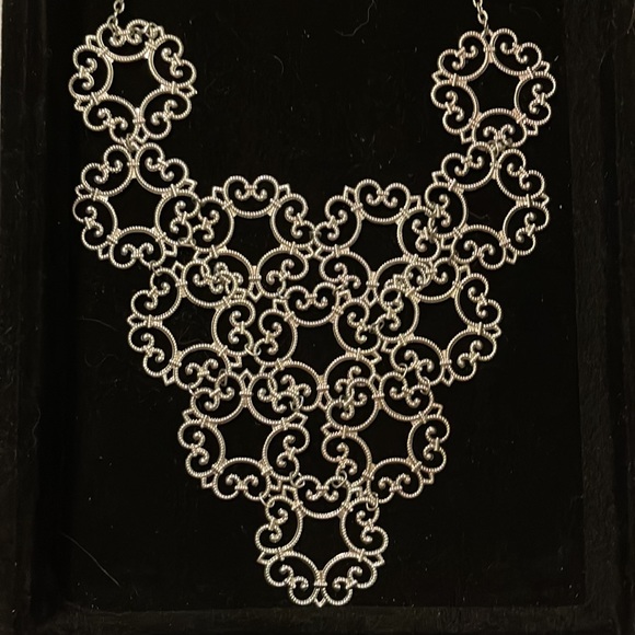 Beautiful The Limited necklace 🪬 - Picture 2 of 6